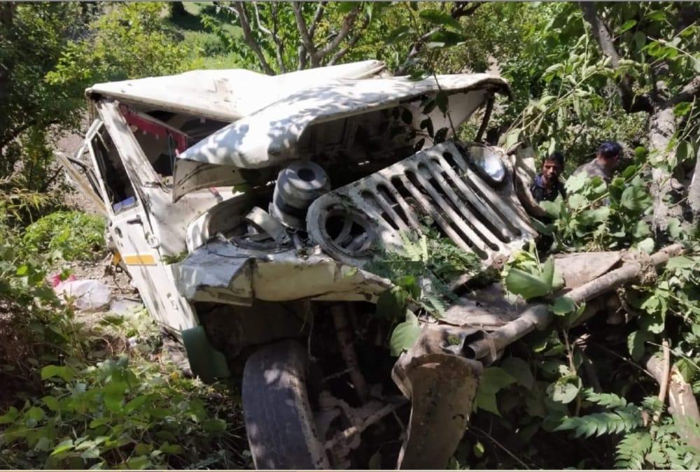Girl Child Alive After Horrible road accident in uttarkashi photos