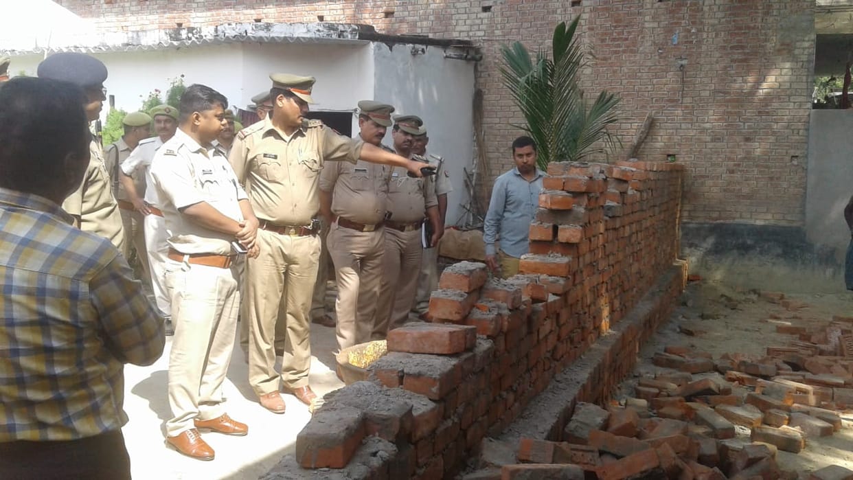 One killed and two injured after Shoot out in azamgarh for land dispute