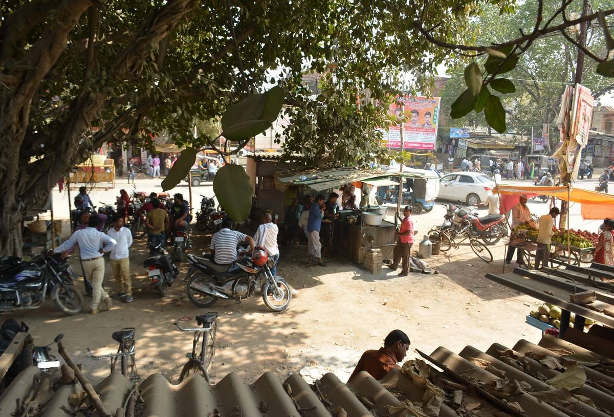 Varanasi entry gate road jam