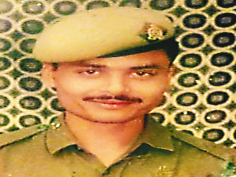 suspended cop died in mysterious condition