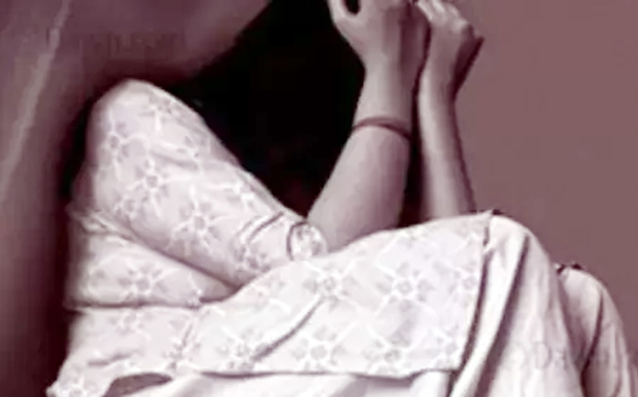 Crime against woman in farrukhabad by husband's friends