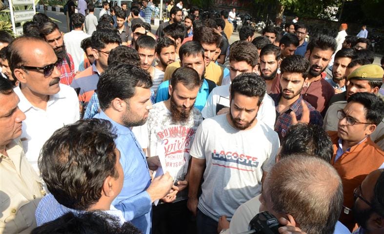 AMU administration admits, mistakes in issuing notice to students