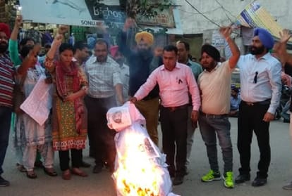 Teacher's protest in Patiala continues for the tenth day
