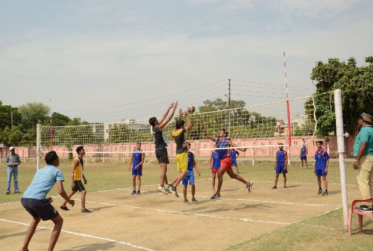 Mainpuri team won divisional volleyball competition in mathura