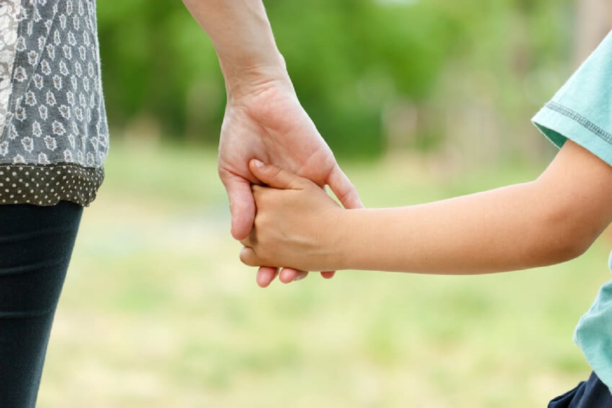 12-year-old child came to meet chief minister from ghaziabad to search his missing mother