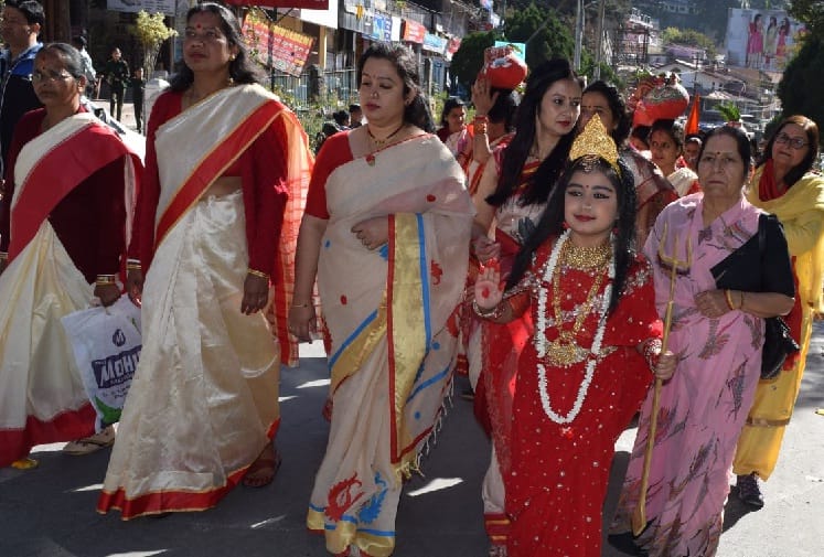 तू छै बाना नैनीताल की...