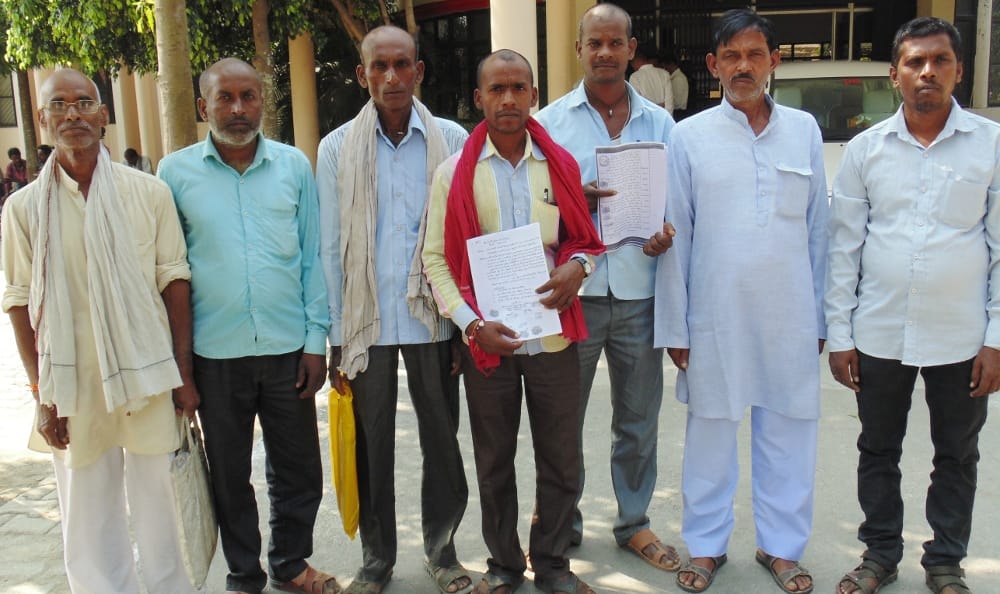 Vanagram settlers handed over the memorandum to DM