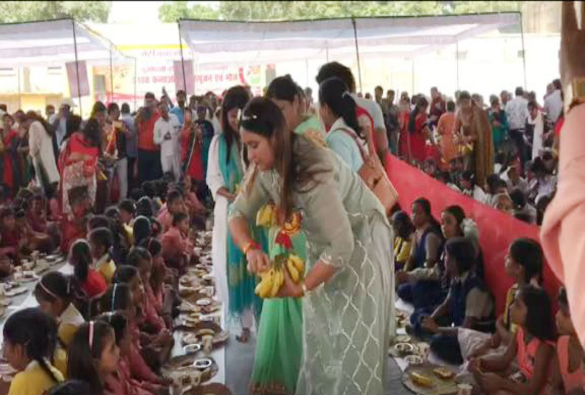 Kanya Pujan and bhoj on durga ashtami puja in firozabad