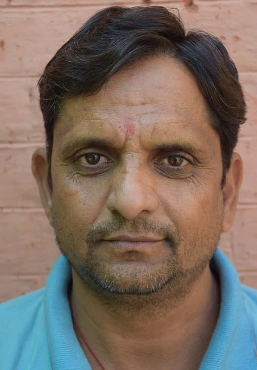 आठ साल से कर रहे अज्ञात शवों का अंतिम संस्कार