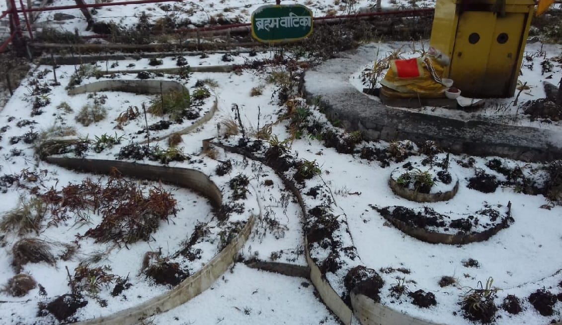 Bitter Cold Weather After Fresh Snowfall in badrinath and hailstorm in kedarnath