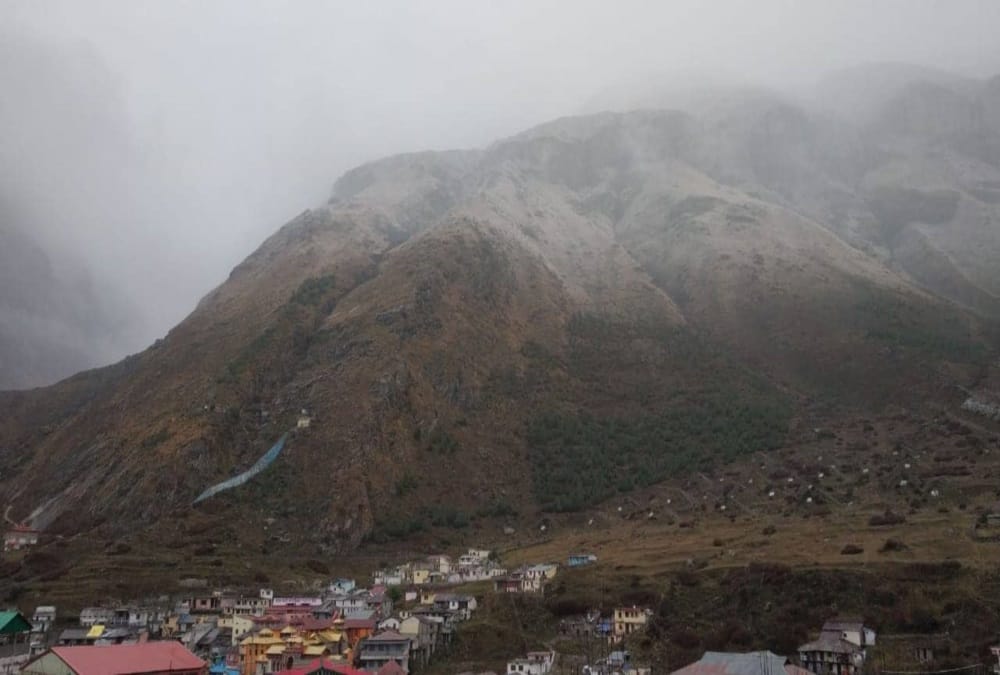 Bitter Cold Weather After Fresh Snowfall in badrinath and hailstorm in kedarnath