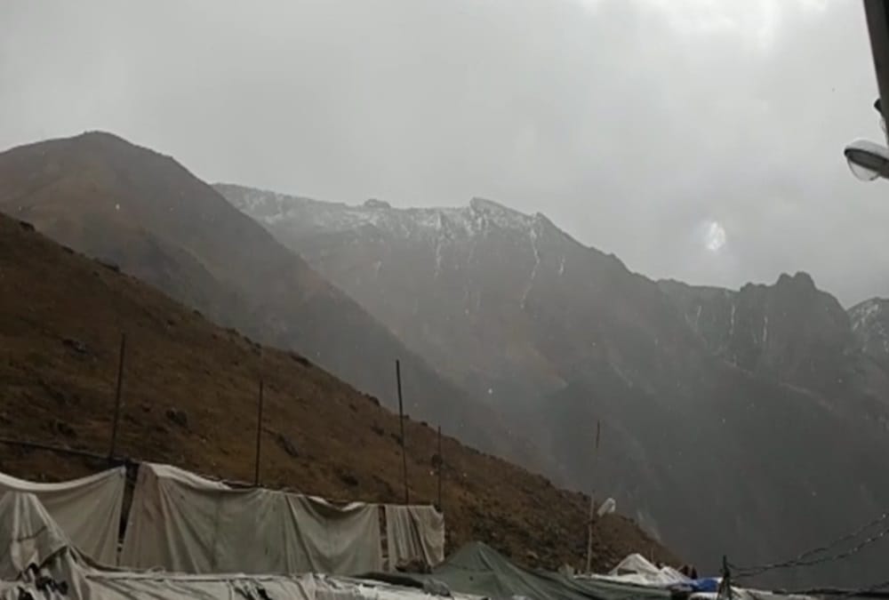 Bitter Cold Weather After Fresh Snowfall in badrinath and hailstorm in kedarnath