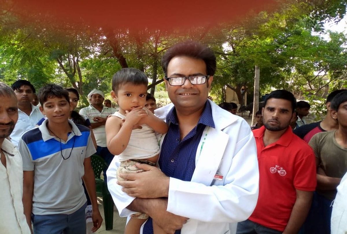 three year old child rescue from bore well in firozabad