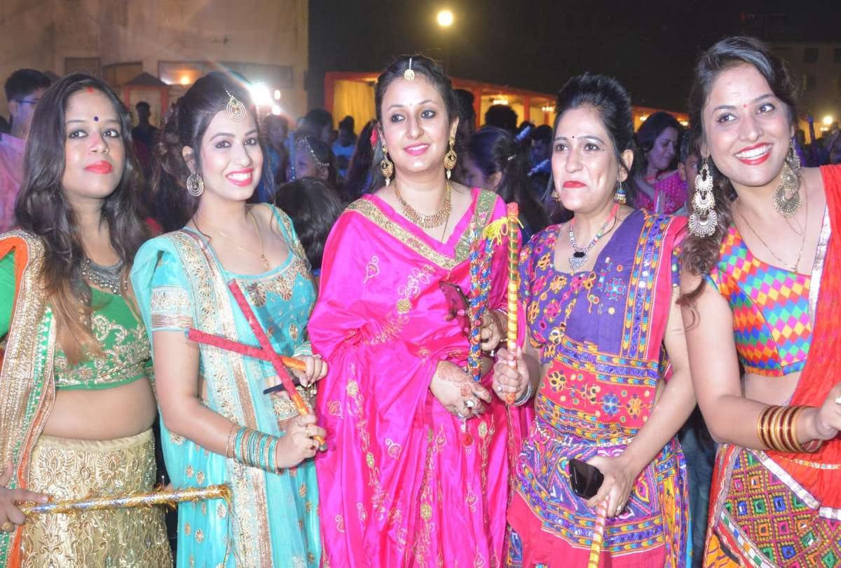 pictures of dandiya night in lucknow