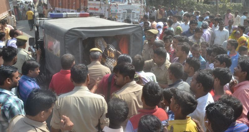 ट्रक की चपेट में आकर बालक की मौत, हाईवे जाम