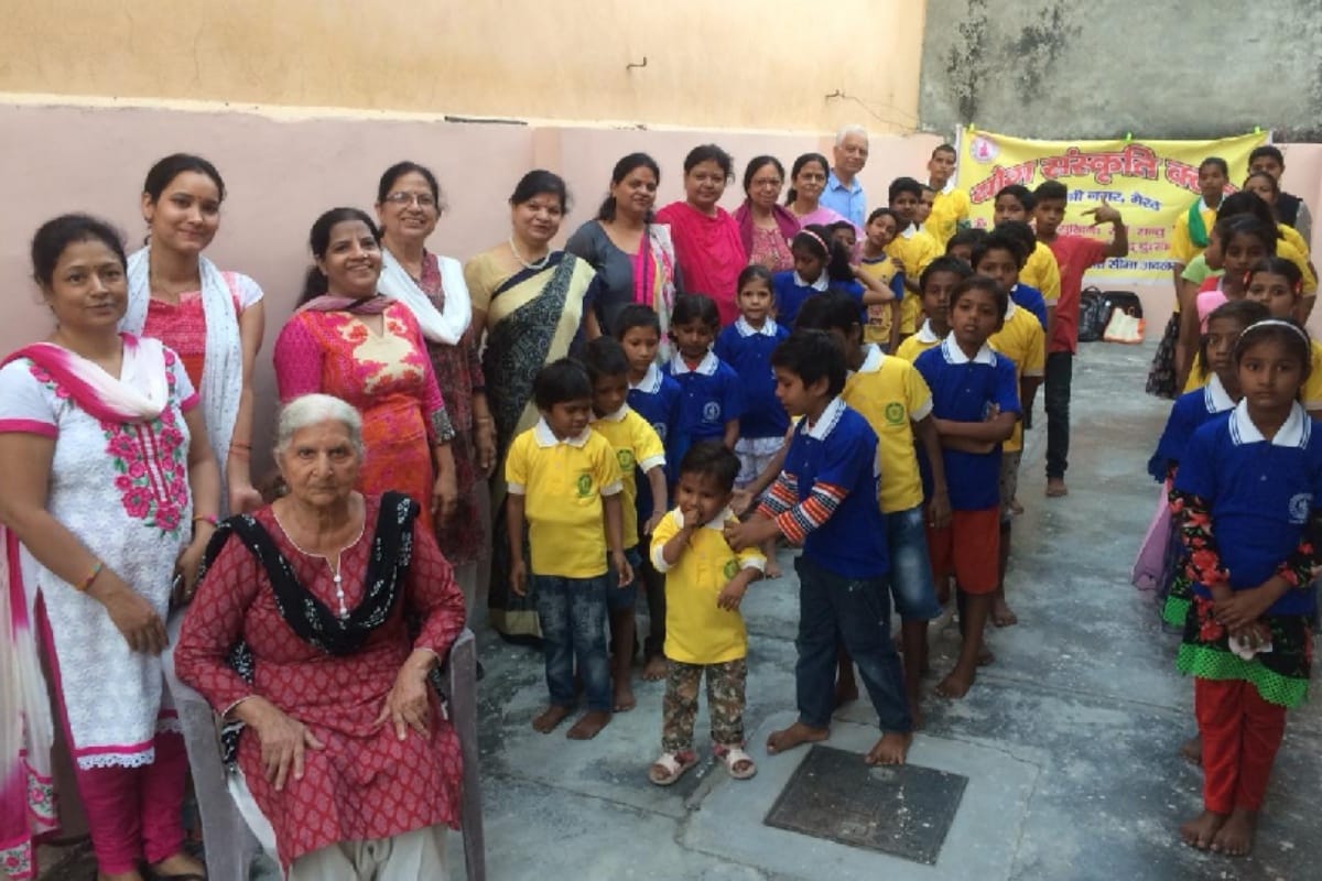 old people from meerut giving free education to poor children salute to the spirit
