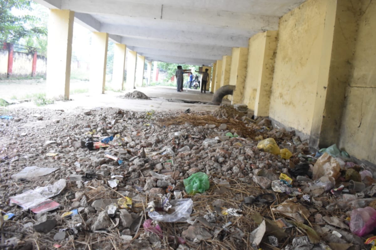 Mosquitoes in kailash prakash sports stadium of meerut making game players sick