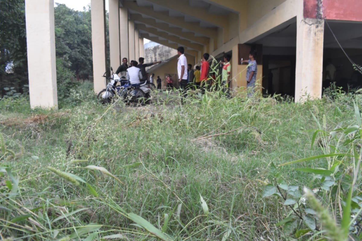Mosquitoes in kailash prakash sports stadium of meerut making game players sick