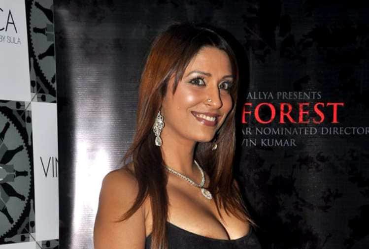 actress pooja Misrra accused salman khan and his brother for rape on facebook post #MeToo