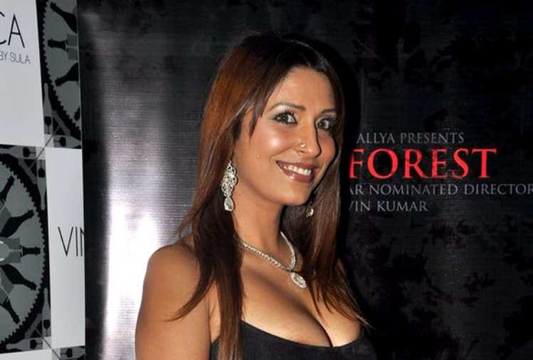 actress pooja Misrra accused salman khan and his brother for rape on facebook post #MeToo