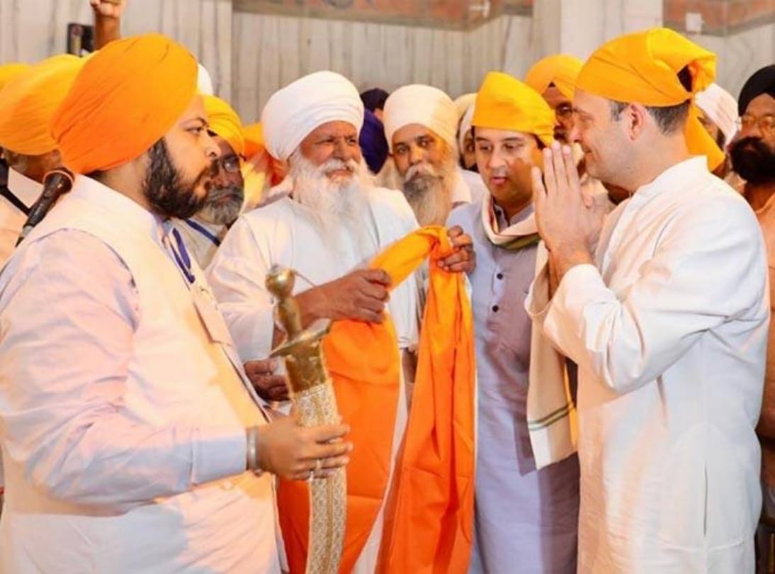 Know why Rahul Gandhi keeps back 500 rupees note at Gurudwara