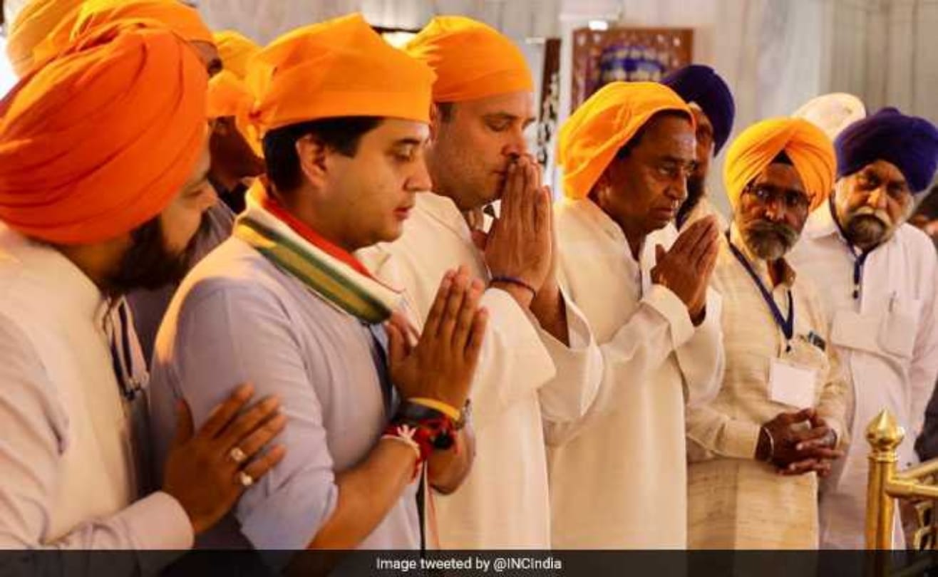 Know why Rahul Gandhi keeps back 500 rupees note at Gurudwara