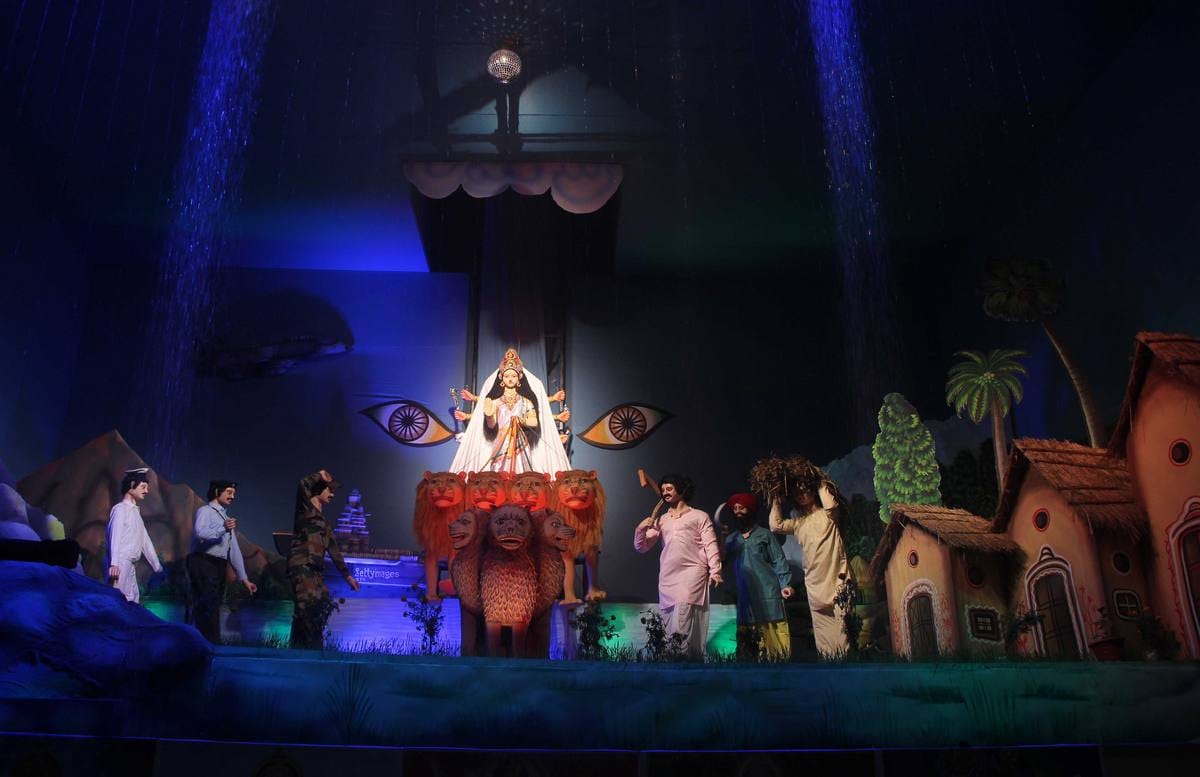 Durga puja celebration in varanasi and see pictures of pandal decoration