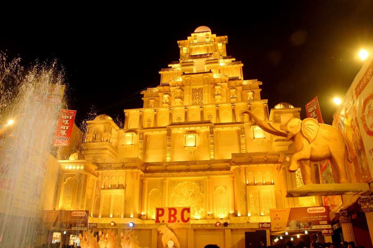 Durga puja celebration in varanasi and see pictures of pandal decoration