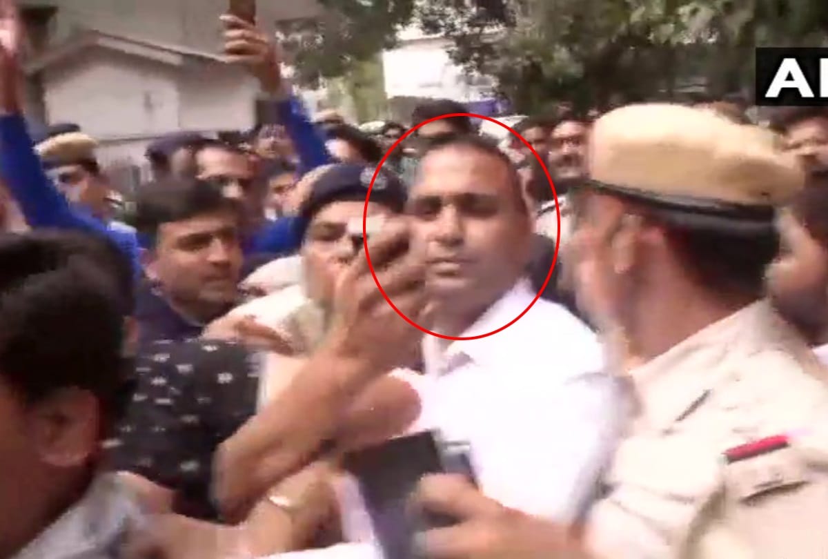 hayatt hotel brawl ashish pandey messages his friends for apology video went viral brandishing gun