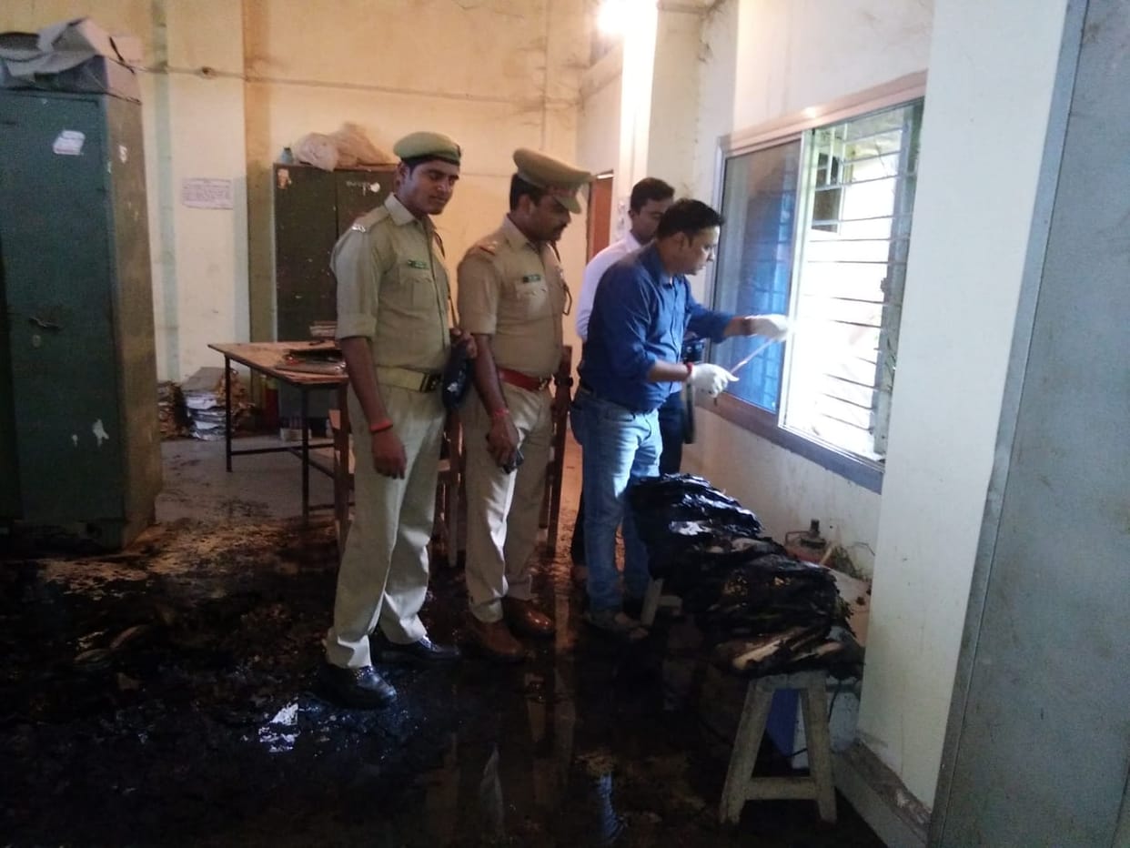 Fire in DJ court and more than hundred file burnt