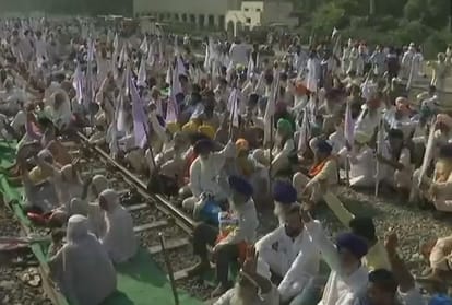 farmers protest on railway track in Batala