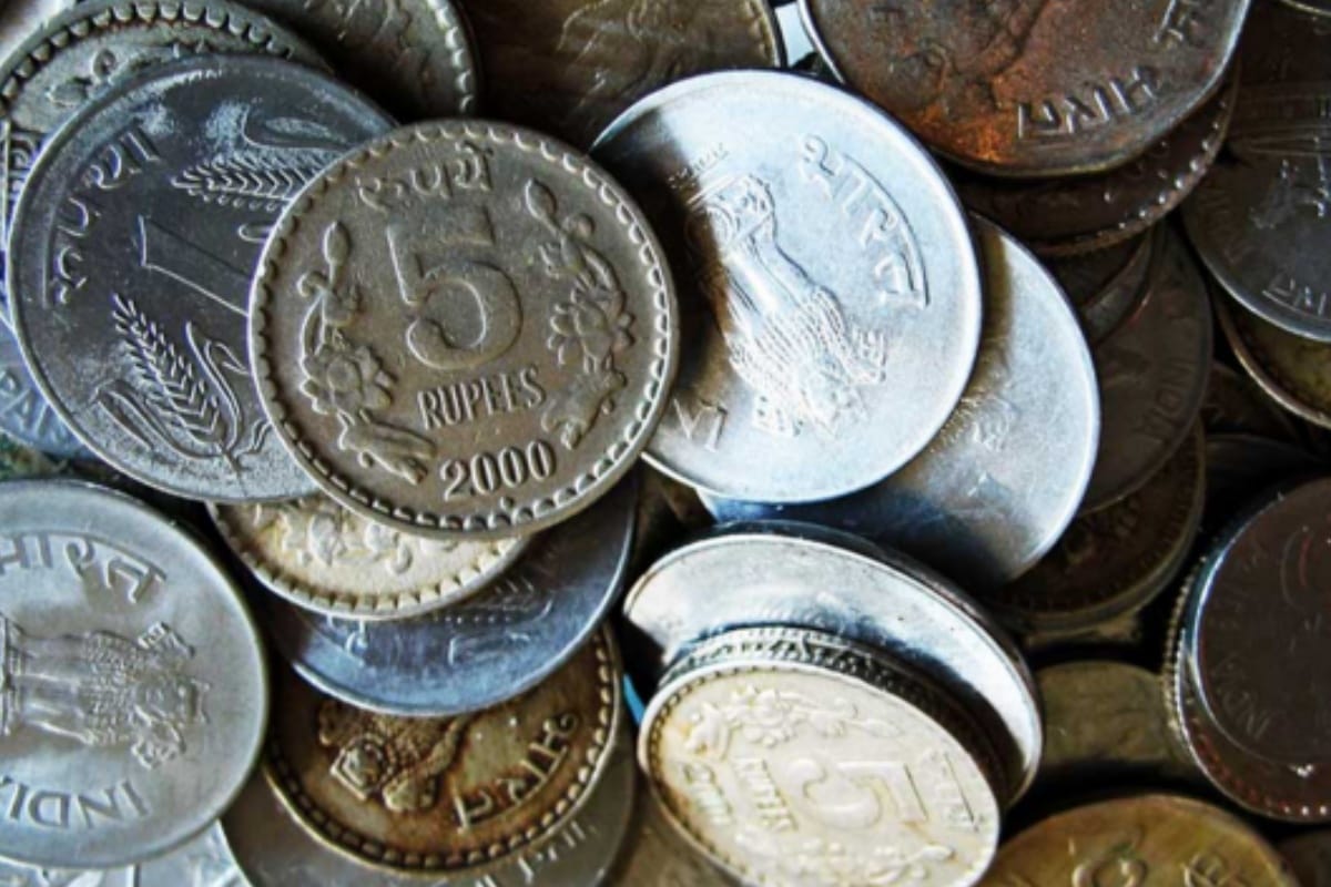 coins of one lakh rupees  making medical sick in meerut bank also denied to take the money