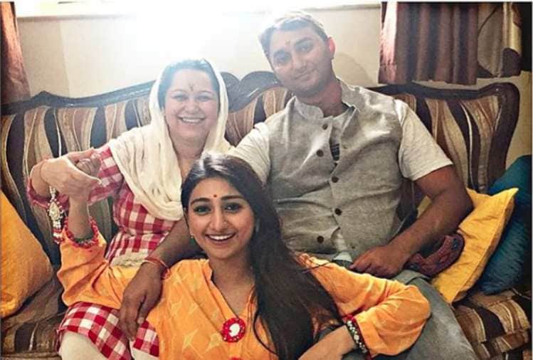 Yeh Rishta Kya Kehlata Hai actress Mohena Kumari Singh get Engaged