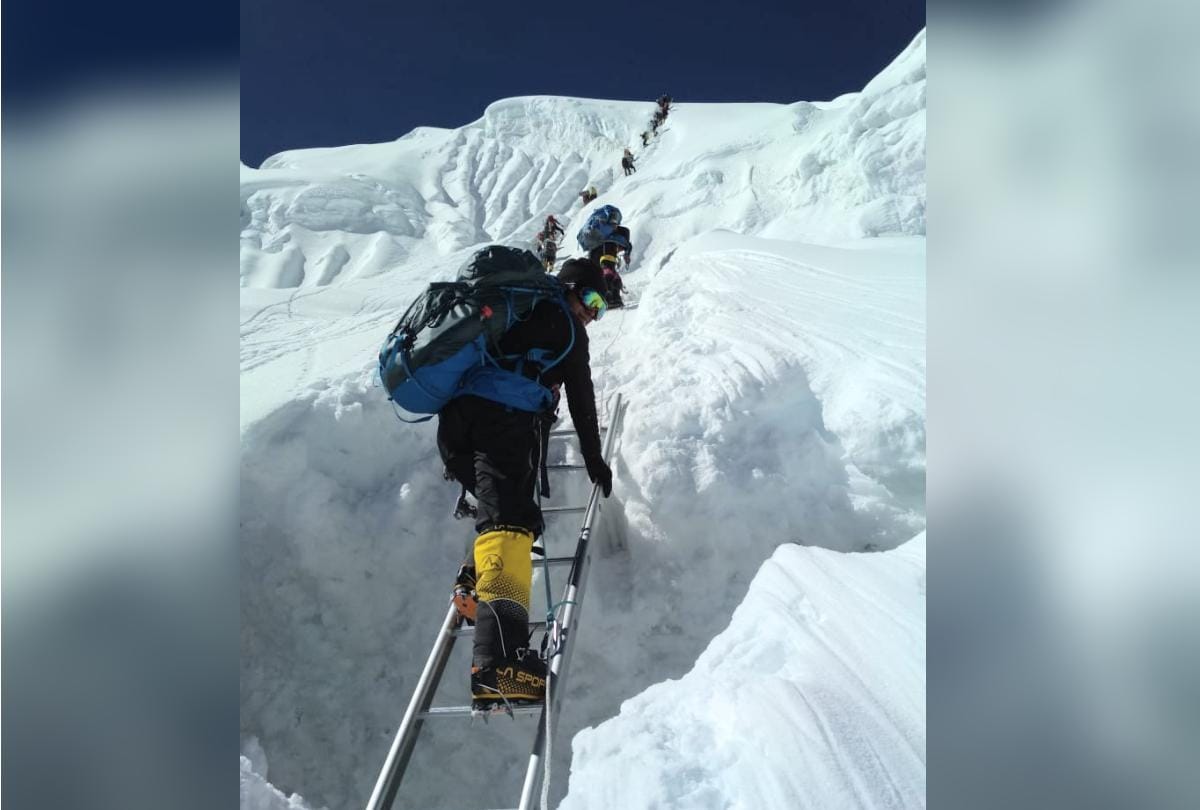 Rajika sharma climbed Manaslu peak the eighth highest mountain in the world