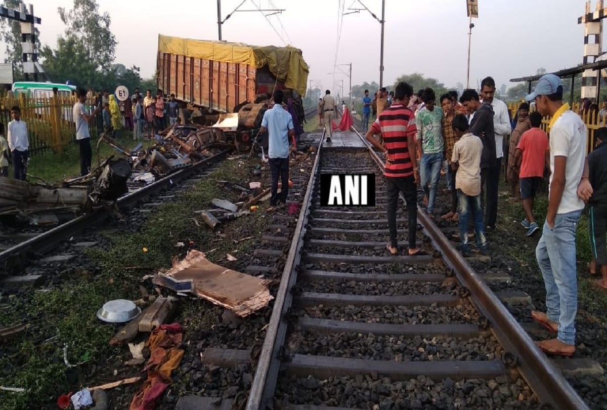 Truck rammed into a manned level crossing and hit trivandrum rajdhani express train driver died