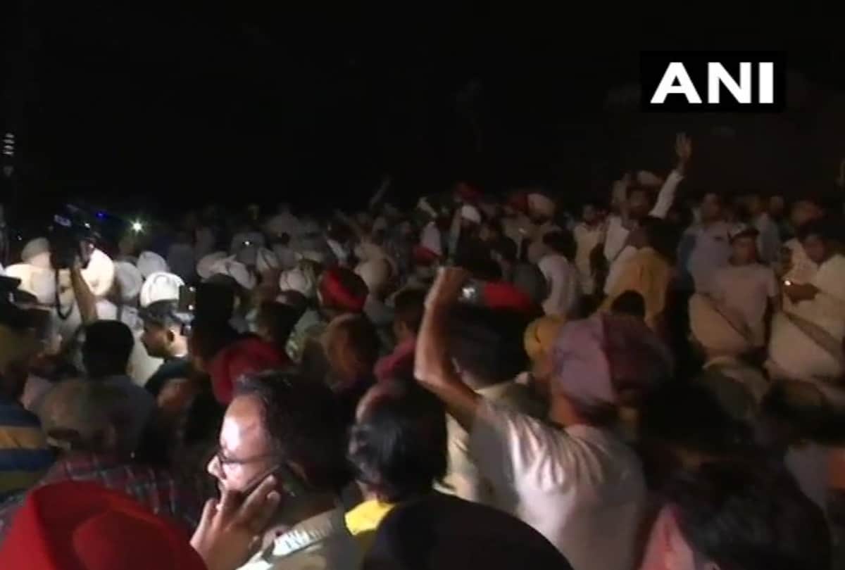 MLA Navjot Singh Sidhu wife was present on the stage During Amritsar rail accident