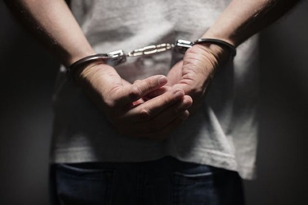 Mumbai Police Arrested Unique Thieves For Stealing Manhole Covers