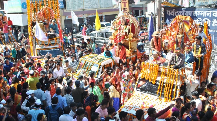 Durga's grand splendor tours, immersed statues in the city