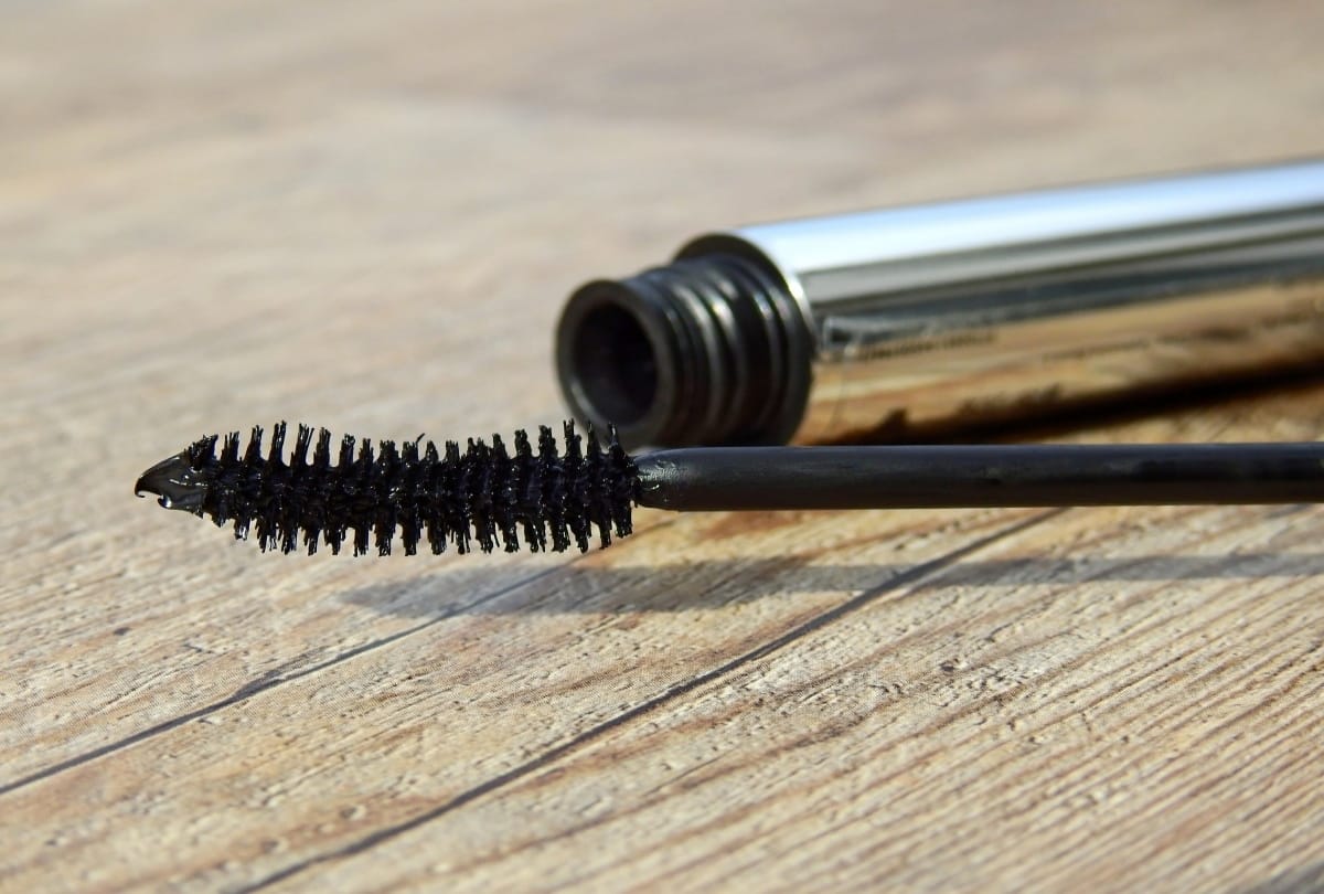 make your own natural mascara and eyeliner