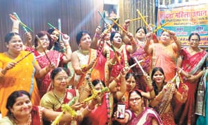 On the ninth, the praise of mother Siddhidathri, Havan, completed by doing rituals