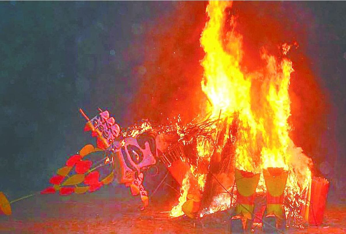 Ravana effigy burnt at ramleela ground in Agra