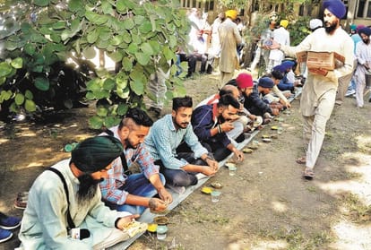 Akali Dal demands 10 million compensation in amritsar rail accident