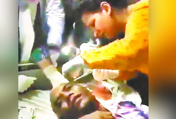 amritsar rail accident Navjot Kaur Sidhu treating the injured in hospital