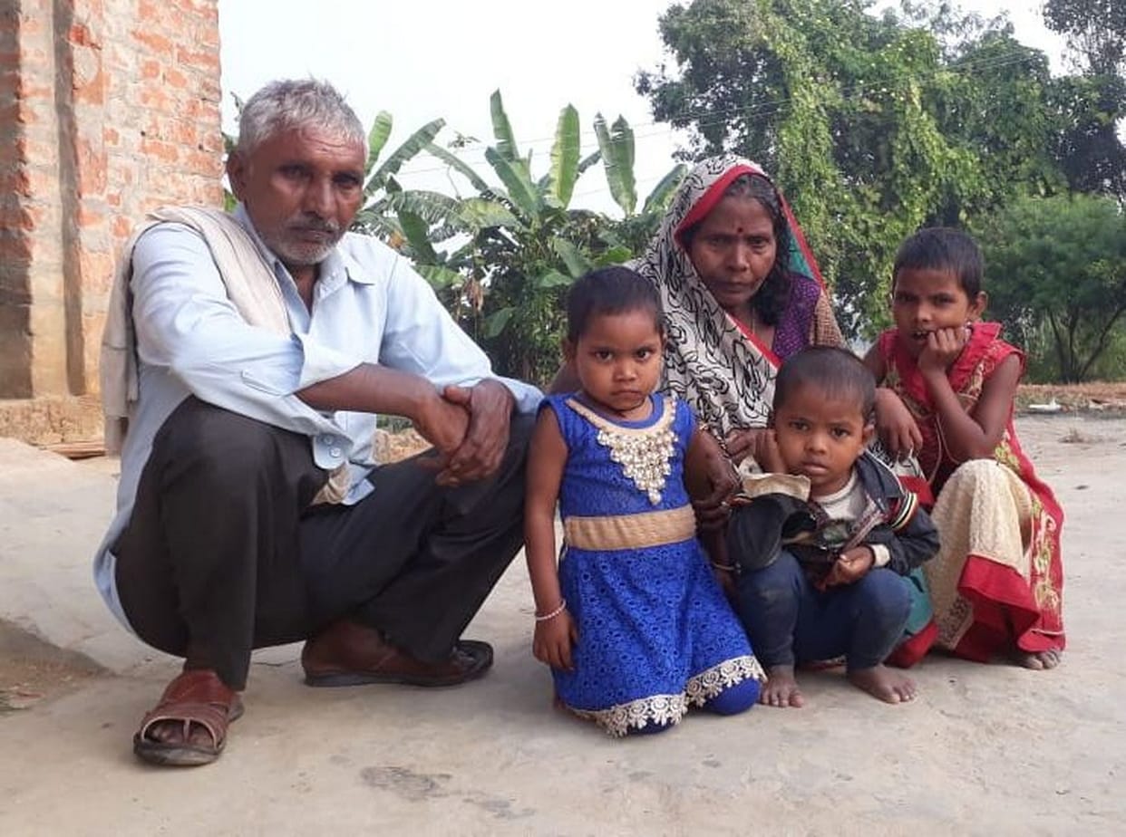 संदिग्ध हाल में दंपित झुलसे, पत्नी की मौत