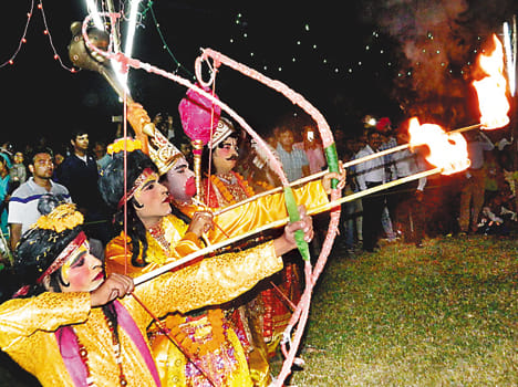 The collapse of Ravana Gunje Shriram Jaykare in farrukhabad
