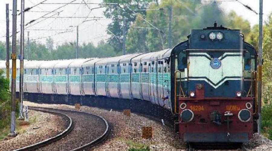 Amritsar train accident in panjab and canceled four trains on raharanpur rute