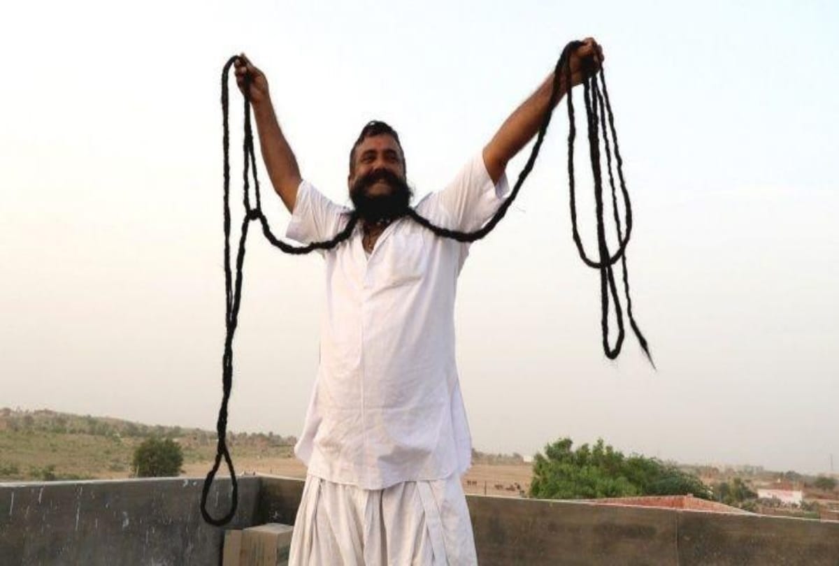 Man has Been Growing His Moustache For thirty three Years now the size is 22 feet