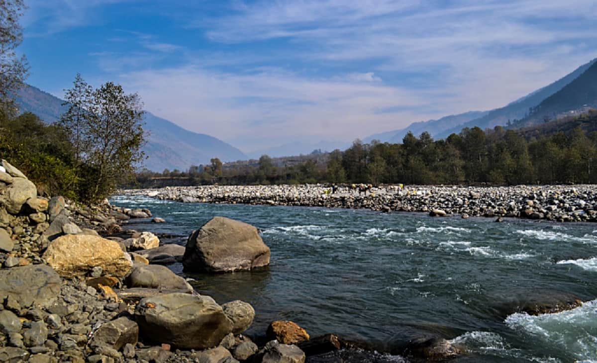 shoja is best tourist  place of himachal pradesh
