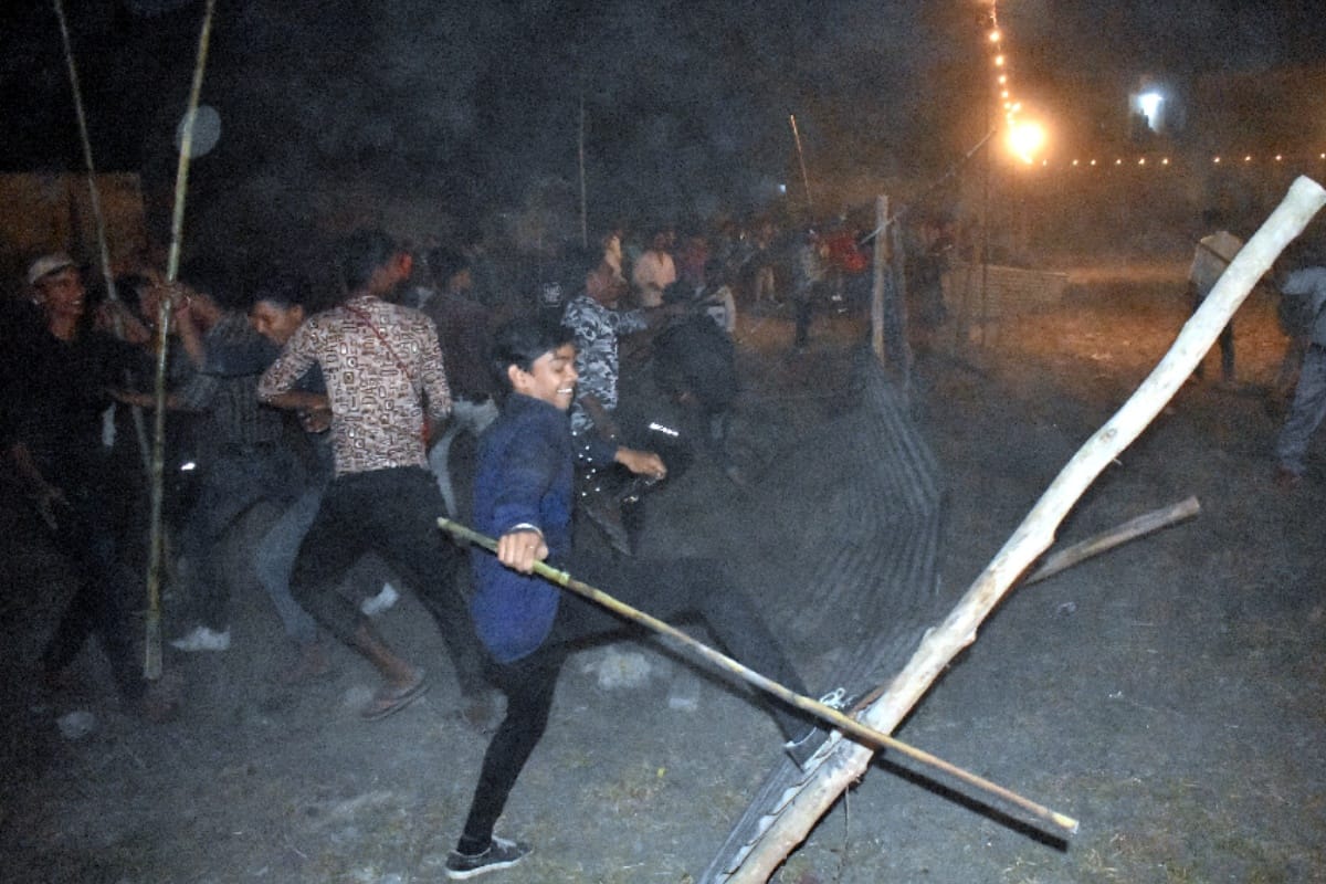 police lathi charge on crowd gets uncontrol to take burning woods after Ravan burnt in meerut