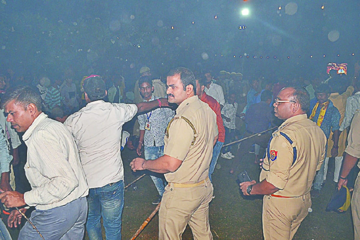 police lathi charge on crowd gets uncontrol to take burning woods after Ravan burnt in meerut